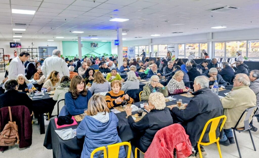 San Luis: Más de 100 abuelos participaron de una nueva jornada de “Grandes Amigos Salud”