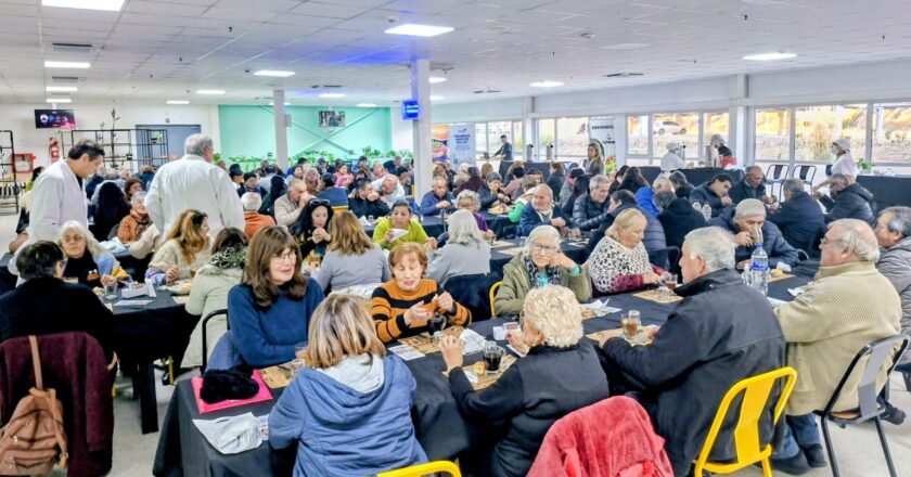 San Luis: Más de 100 abuelos participaron de una nueva jornada de “Grandes Amigos Salud”