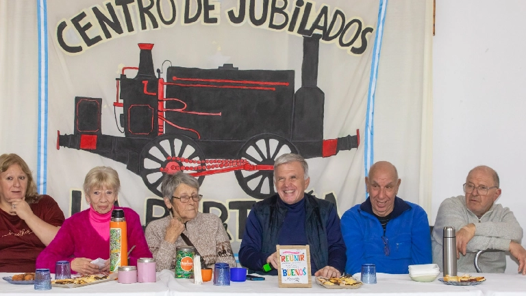 El Centro de Jubilados “La Porteña” de Berazategui recibió un subsidio municipal