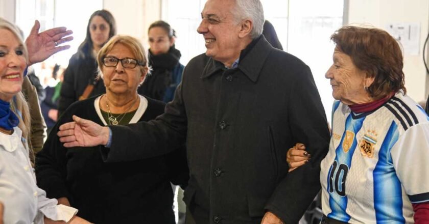 El intendente de Tigre visitó el Polideportivo de la Tercera Edad de Rincón de Milberg