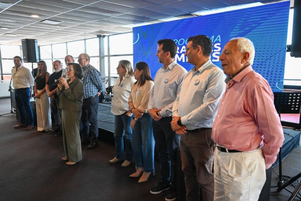 Entregaron decretos de financiamiento, convenios y premios a distintos centros de jubilados de San Luis