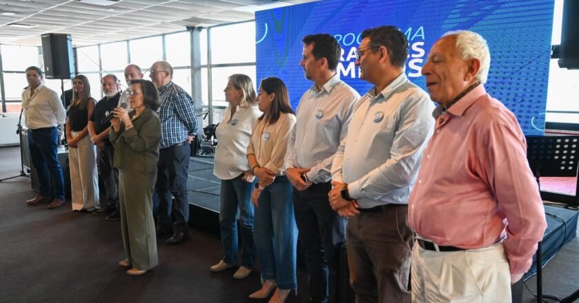Entregaron decretos de financiamiento, convenios y premios a distintos centros de jubilados de San Luis