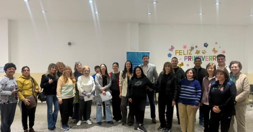San Luis: Defensa del Consumidor capacitó a los adultos mayores en cómo prevenir los ciberdelitos
