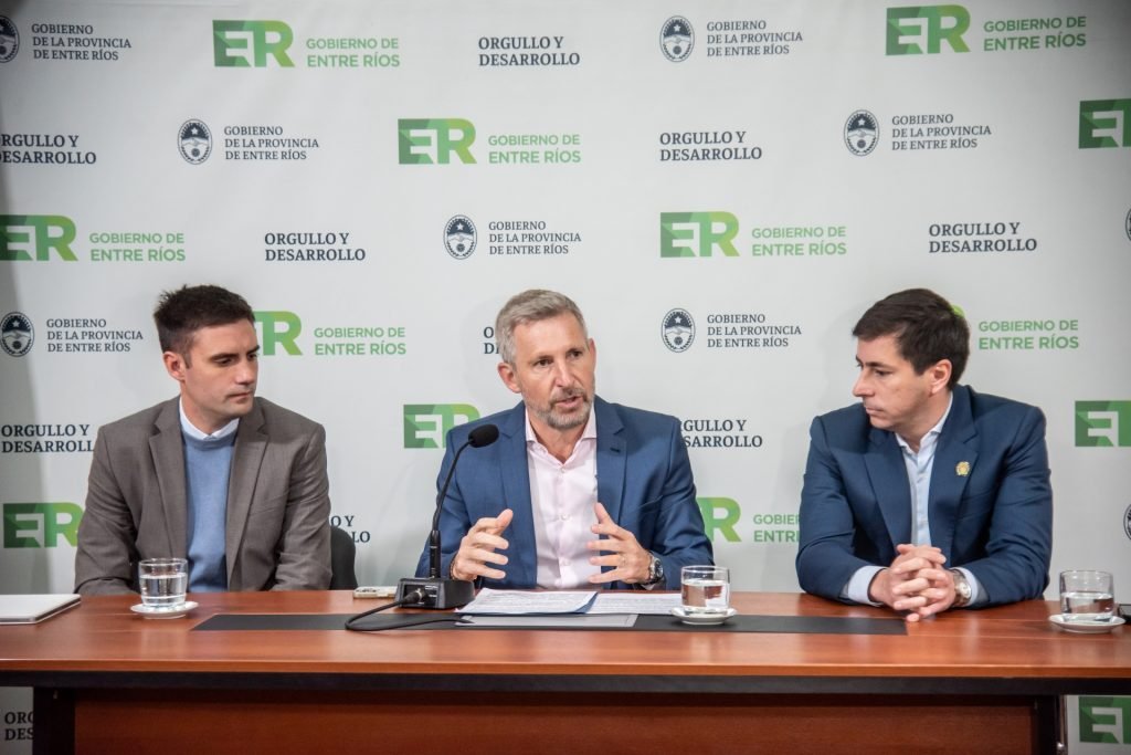 El gobierno de Entre Ríos presentó un programa para proteger el salario de empleados públicos y jubilados