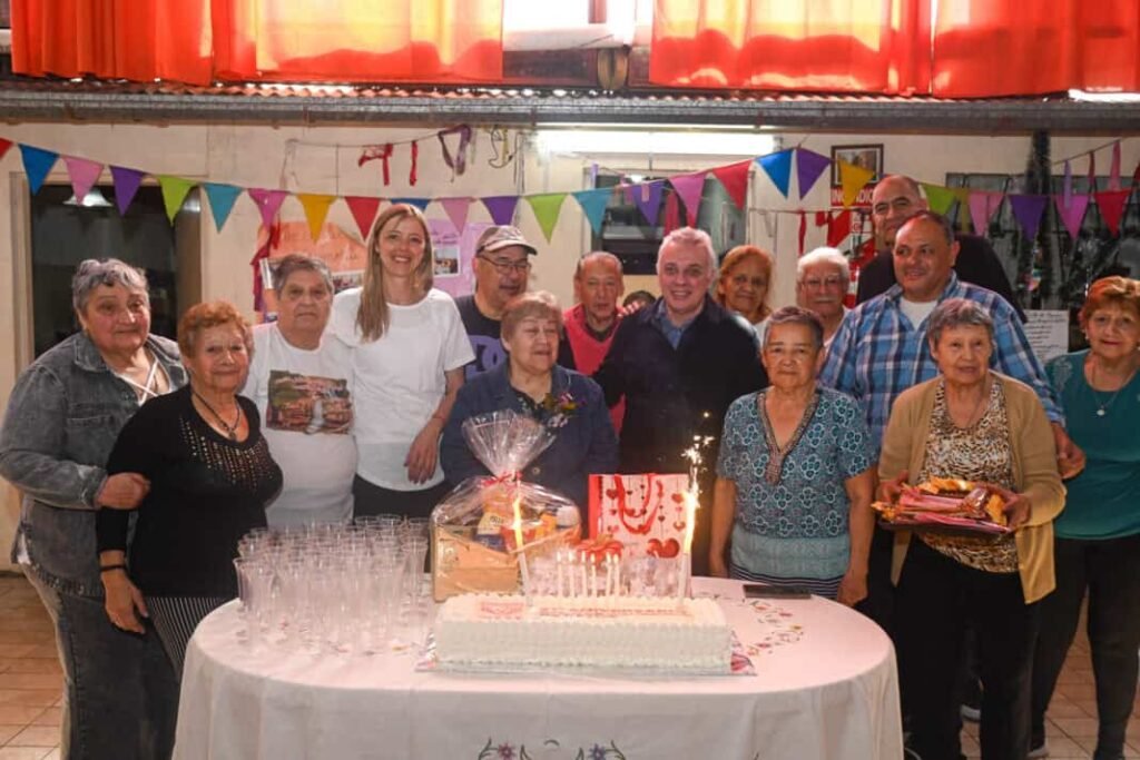 El intendente de Tigre, acompañó el 27° aniversario del Centro de Jubilados Manantial de Vida en El Talar