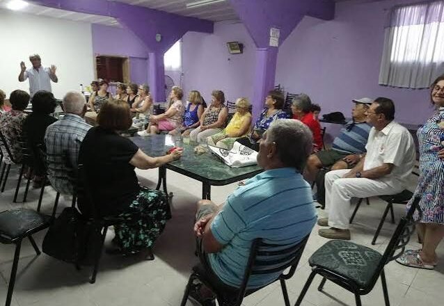 Piden al Gobierno porteño reglamentar una ley que garantiza Wi-Fi gratuito en centros de jubilados